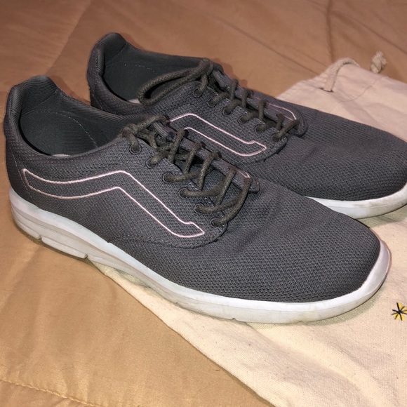 Vans - Picture 2 of 2